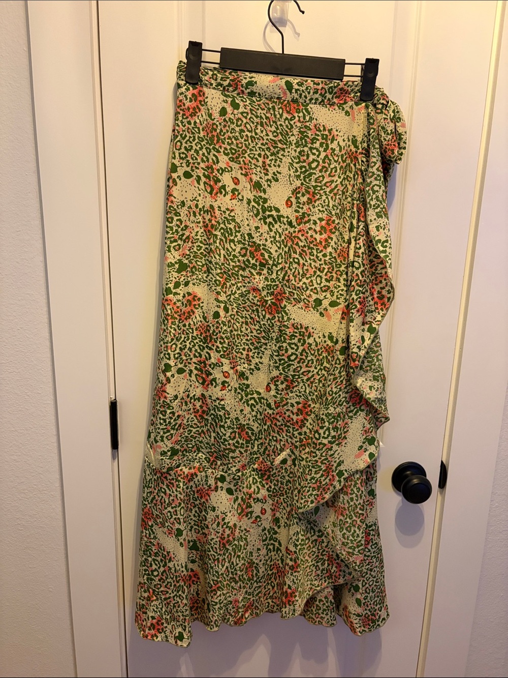 RAGA Green and Pink Printed Wrap Skirt NWT Size M 💚🥝🎀💗
